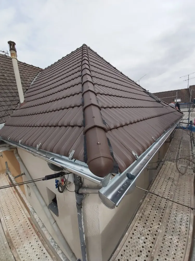 Démoussage toiture à Saint-Germain-sur-Morin